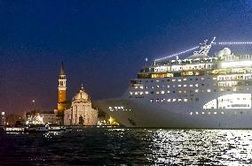 Illustration - Surtourisme