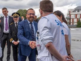 Health and Transport Ministers Visit the SAMU 94 Heliport - Creteil