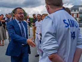 Health and Transport Ministers Visit the SAMU 94 Heliport - Creteil