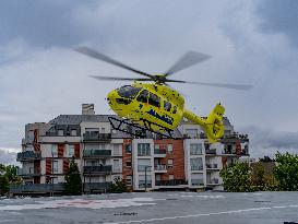 Health and Transport Ministers Visit the SAMU 94 Heliport - Creteil