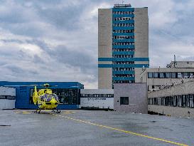 Health and Transport Ministers Visit the SAMU 94 Heliport - Creteil