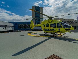 Health and Transport Ministers Visit the SAMU 94 Heliport - Creteil