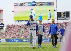 Baseball: Dodgers vs. Reds