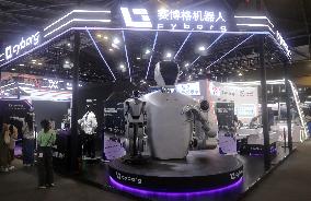 Robot Performance at 2025 WAIC in Shanghai