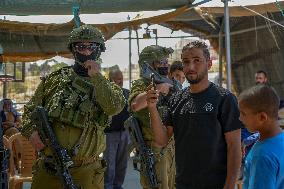 Tension Rises As Soldiers Disrupt Funeral - Palestine