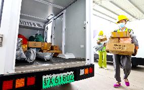Self Driving Express Delivery Vehicle