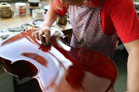 Violin Family Manufacturing - China