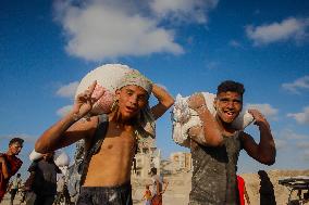 Humanitarian Aid at The Zikim Border Crossing in Gaza