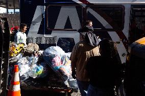 LA Mayor Oversees Homeless Camp Sweep - Los Angeles