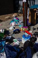 LA Mayor Oversees Homeless Camp Sweep - Los Angeles