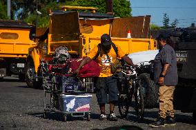 LA Mayor Oversees Homeless Camp Sweep - Los Angeles