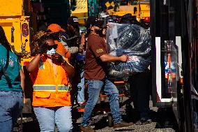 LA Mayor Oversees Homeless Camp Sweep - Los Angeles