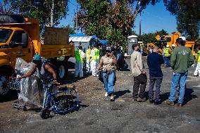 LA Mayor Oversees Homeless Camp Sweep - Los Angeles