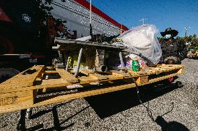 LA Mayor Oversees Homeless Camp Sweep - Los Angeles