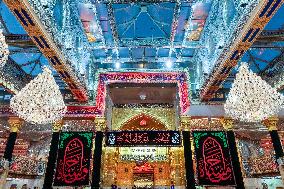 Pilgrims Gather for Sacred Friday - Iraq
