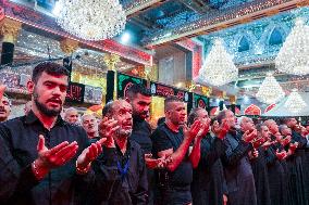 Pilgrims Gather for Sacred Friday - Iraq