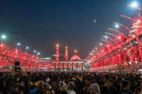 Pilgrims Gather for Sacred Friday - Iraq