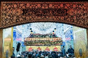Pilgrims Gather for Sacred Friday - Iraq