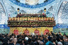 Pilgrims Gather for Sacred Friday - Iraq