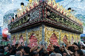 Pilgrims Gather for Sacred Friday - Iraq
