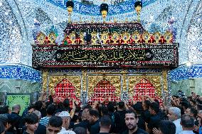 Pilgrims Gather for Sacred Friday - Iraq