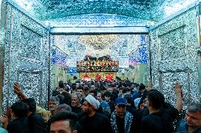 Pilgrims Gather for Sacred Friday - Iraq