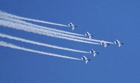 Blue Impulse aerobatic team flies over Toyama Pref.