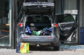 Car Crashes Onto RCMP Headquarters Entrance - Montreal