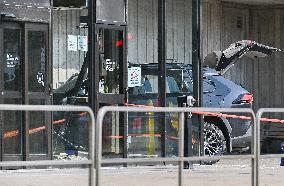 Car Crashes Onto RCMP Headquarters Entrance - Montreal