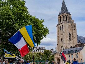 Ukrainians Rally For Anti-aircraft Defence Resources - Paris