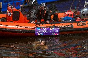 Activists Disrupt Booking Boat at Pride - Amsterdam