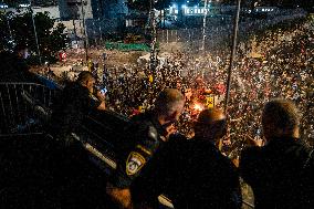 Hostage Families Demand Ceasefire and Deal - Tel Aviv