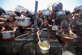 Food Distribution in Gaza - Palestine