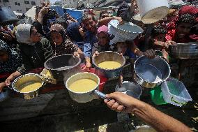 Food Distribution in Gaza - Palestine