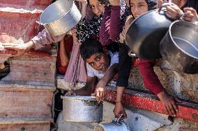 Food Distribution in Gaza - Palestine