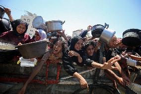 Food Distribution in Gaza - Palestine