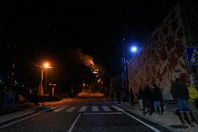 Fire in Ponteceso (A Coruna) forces residents of Balarés to evacuate and several roads to be cut off