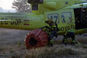 The forest fire in Vilardevós (Ourense) is still active.
