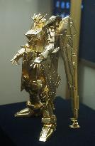 Gundam Golden Standing Statue
