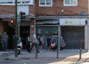 Unemployment in Spain Drops to 2.4 Million Lowest in 18 Years