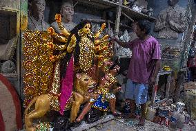 Fiber Durga going to France from India - Kolkata