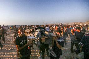 Chaos and Desperation at Gaza Aid Point - Palestine