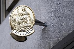 Illustration - Notaires Logo - Paris