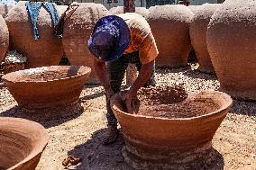 Traditional Mud Oven Makers -Iraq