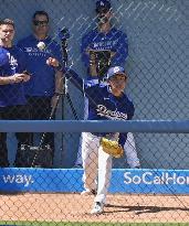 Baseball: Dodgers pitcher Sasaki