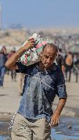 Gazans Flock to Aid Distribution Point - Gaza