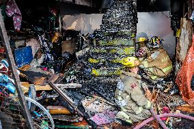 Huge Fire Hits Manila Slum - Philippines