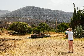 Infoca Battles Tarifa Fire with Over 100 Troops - Spain