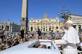 Pope Leo XIV Leads The General Audience - Vatican
