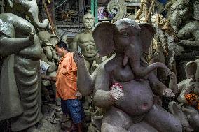 Kumartuli Sculptors Prepare for Festival Season - India